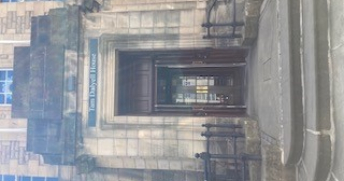 Linlithgow Library logo