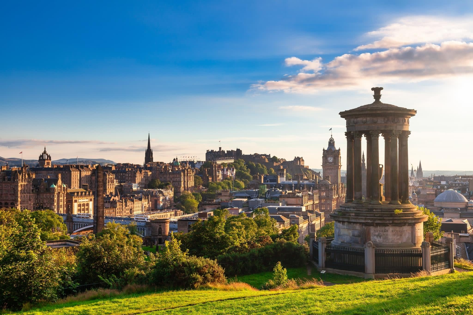Love Scotland and Edinburgh Tours logo