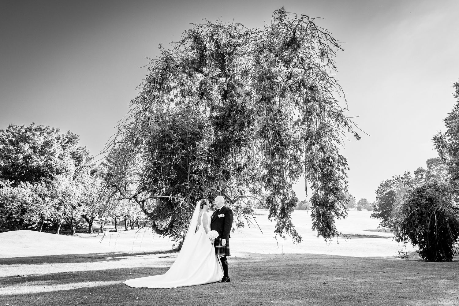 Natural Weddings Glasgow Photographer logo