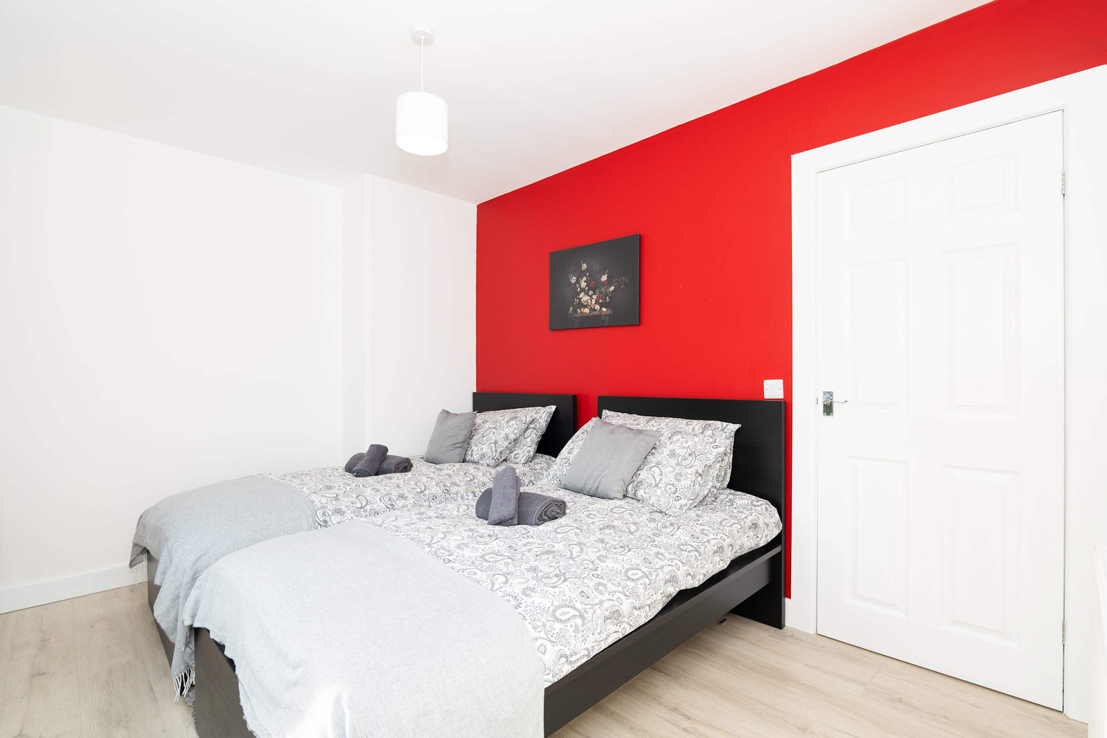 Parking - Wi-Fi -Near Falkirk & Stirling -Sleeps 6 logo