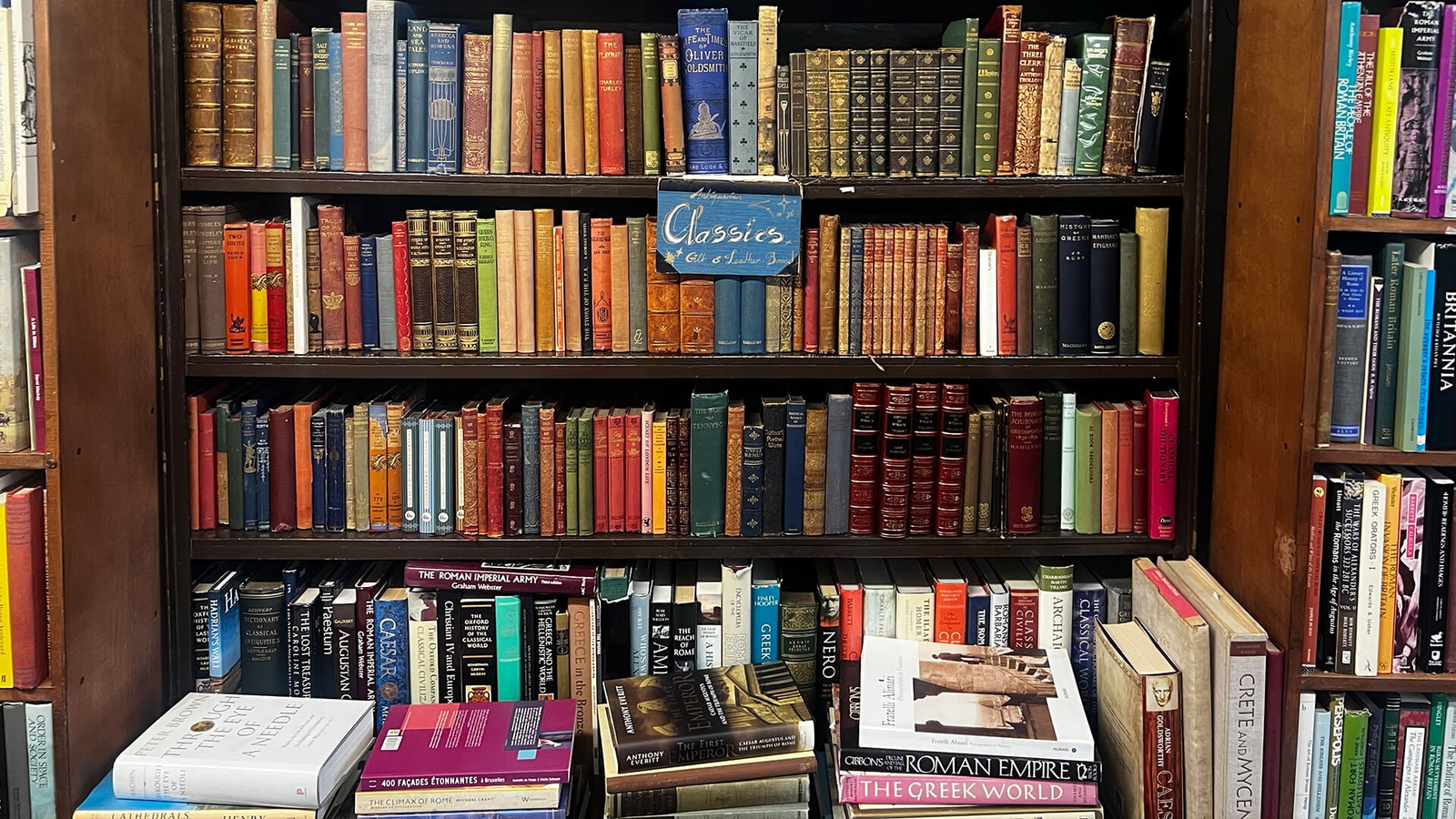 Voltaire & Rousseau Bookshop logo